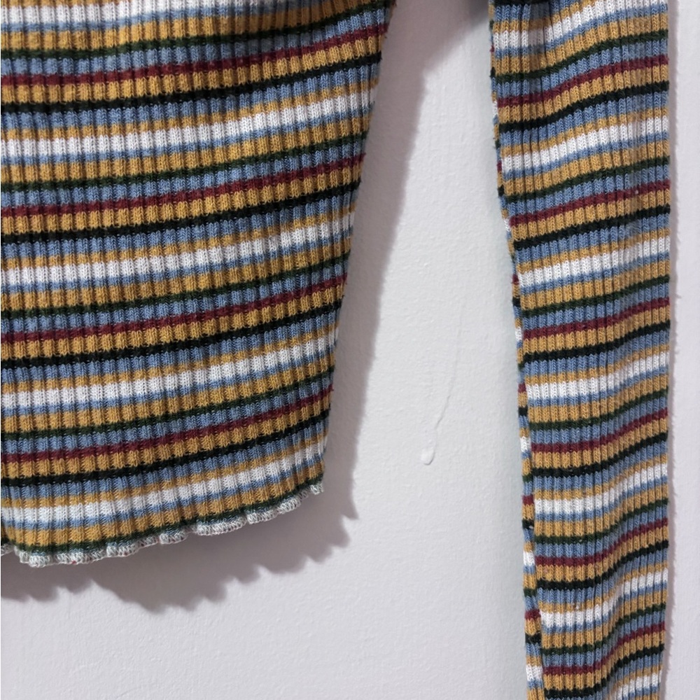 Striped Multicolor Ribbed V-Neck Button-Up Top - Picture 5 of 5